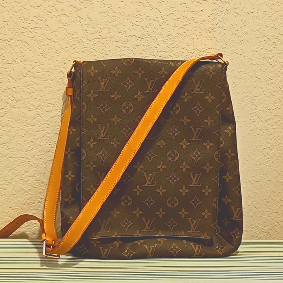 Bought the bag in japan. I dont use it. - Picture 5 of 7